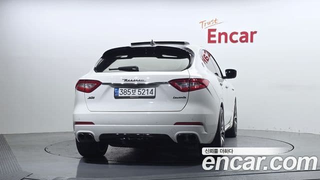 Maserati Levante 4
