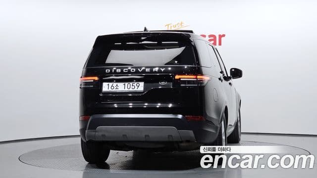 Land Rover Discovery 5 3