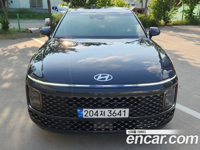 Hyundai Grandeur (GN7) 2