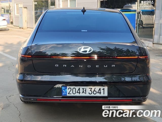 Hyundai Grandeur (GN7) 3