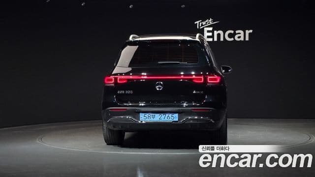 Mercedes-Benz EQB X243 4