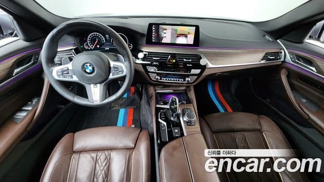 BMW 5 Series (G30) 4