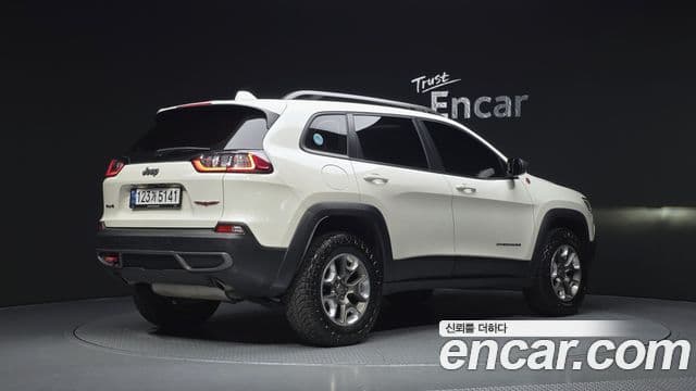 Jeep Cherokee (KL) 2