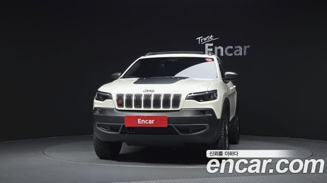 Jeep Cherokee (KL) 3