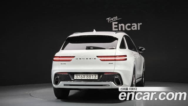 Genesis GV70 4