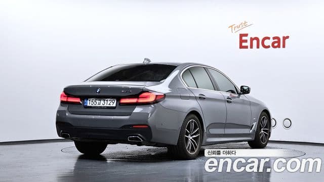 BMW 5 Series (G30) 2