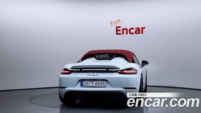 Porsche 718 Boxster 4