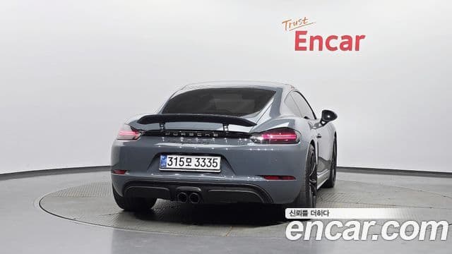 Porsche 718 Cayman 3