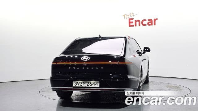 Hyundai Grandeur (GN7) 3
