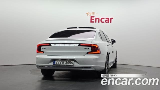 Volvo S90 4