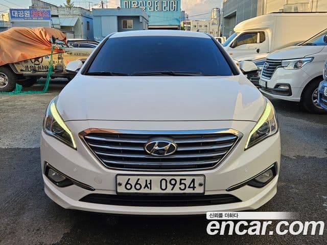 Hyundai LF Sonata