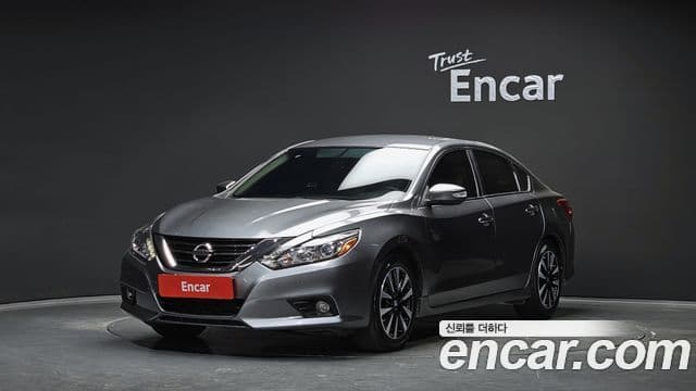 Nissan Altima 1