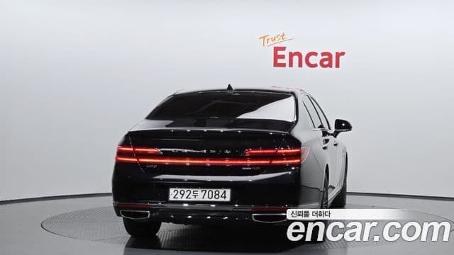 Genesis G90 4