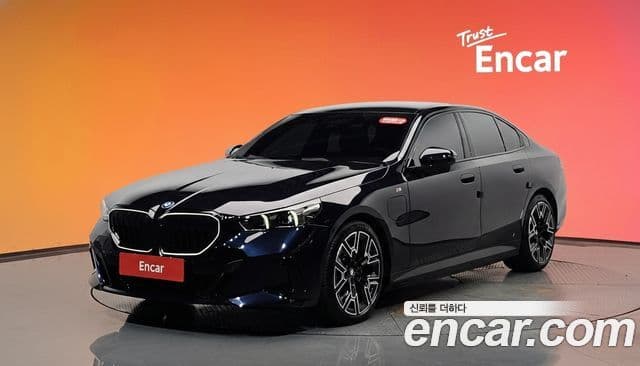 BMW 5 Series (G60)