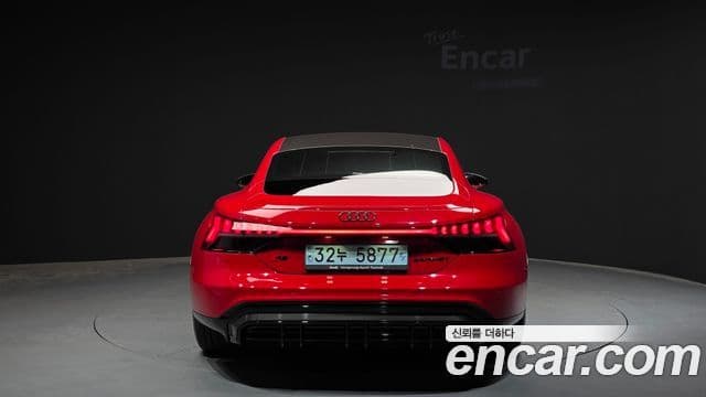 Audi RS e-트론 GT 3