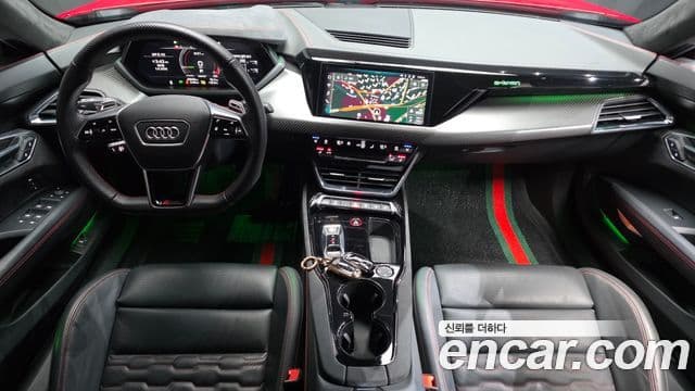 Audi RS e-트론 GT 4