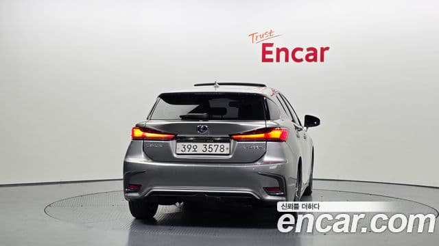 Lexus CT200h 4