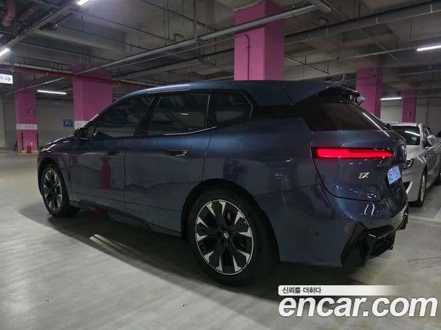 BMW iX 4