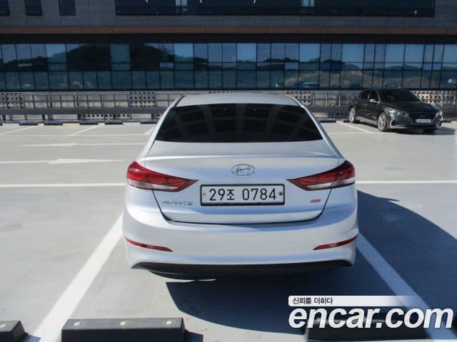 Hyundai Avante AD 4