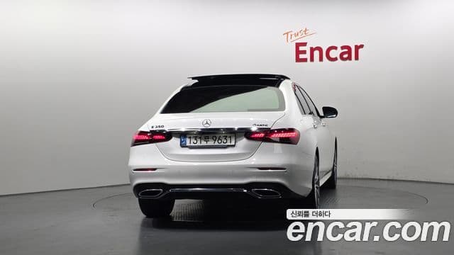 Mercedes-Benz E-Class W213 4