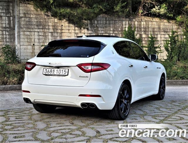 Maserati Levante 2