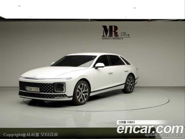 Hyundai Grandeur (GN7) — 1