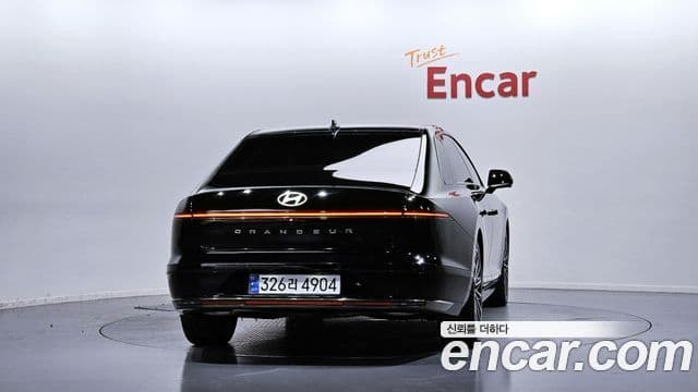 Hyundai Grandeur (GN7) 4