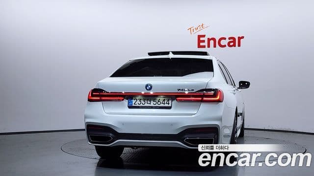 BMW 7 Series (G11) 3