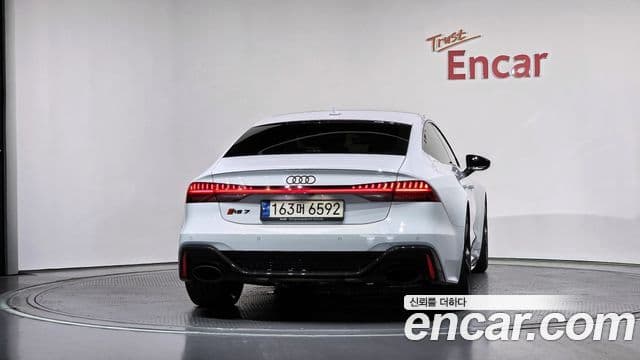 Audi RS7 (4K) 3