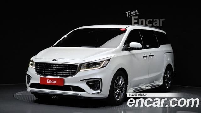 Kia The New Carnival — 1
