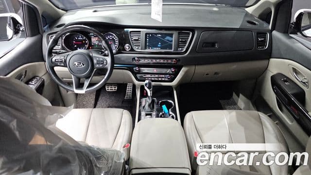 Kia The New Carnival 4