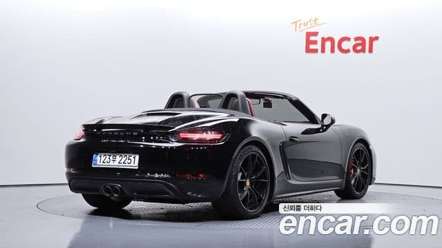 Porsche 718 Boxster 2