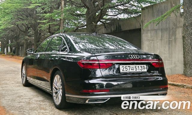 Audi A8 (D5) 3