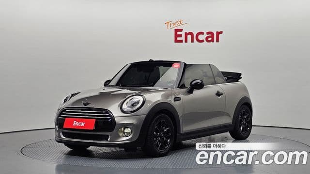 MINI Cooper Convertible 1