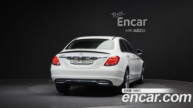 Mercedes-Benz C-Class W205 4