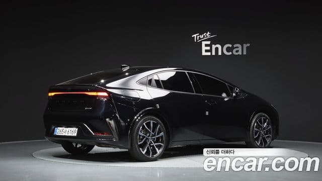 Toyota Prius 5th Gen 2