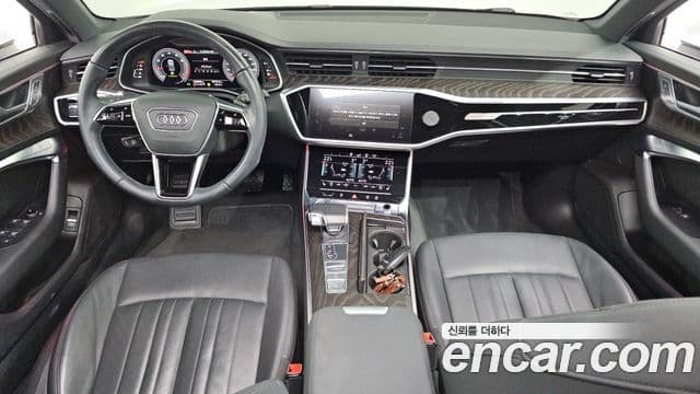 Audi A6 (C8) 4