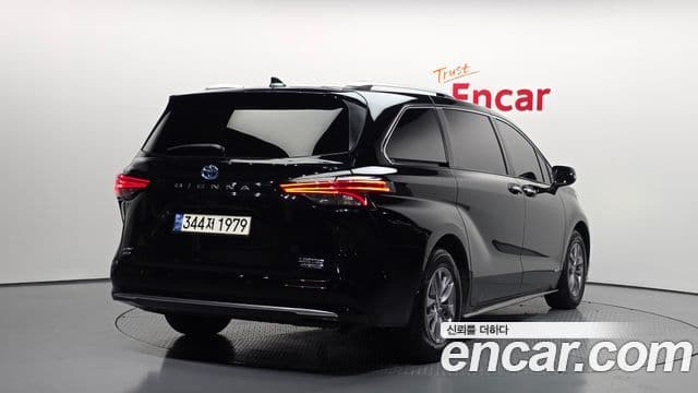 Toyota Sienna 4th Gen 2