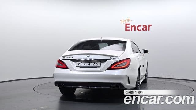 Mercedes-Benz CLS-Class W218 4