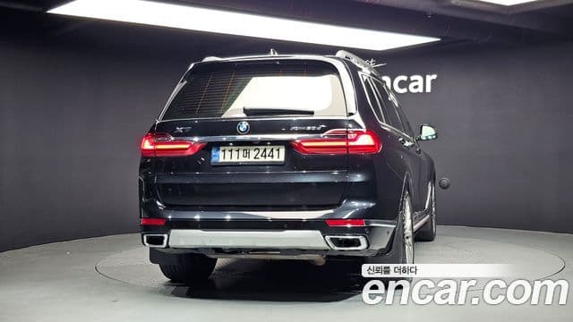 BMW X7 (G07) 4
