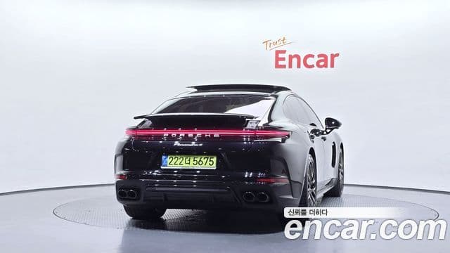 Porsche Panamera (976) 4