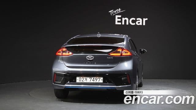 Hyundai Ioniq Hybrid 4