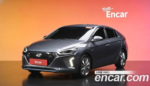 Hyundai Ioniq Hybrid 1