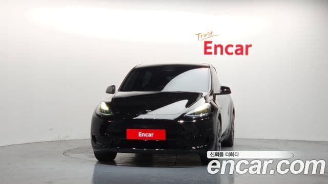 Tesla Model Y 2