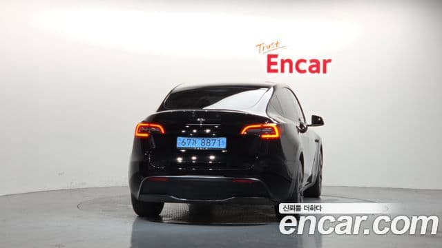 Tesla Model Y 3