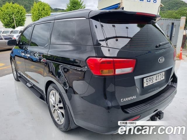 Kia All New Carnival 4