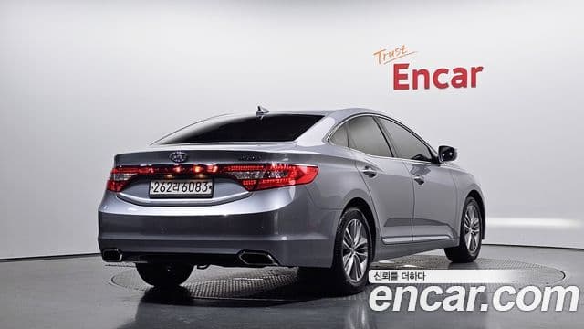 Hyundai Grandeur HG 2