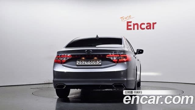 Hyundai Grandeur HG 4
