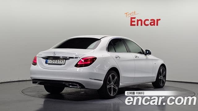 Mercedes-Benz C-Class W205 2