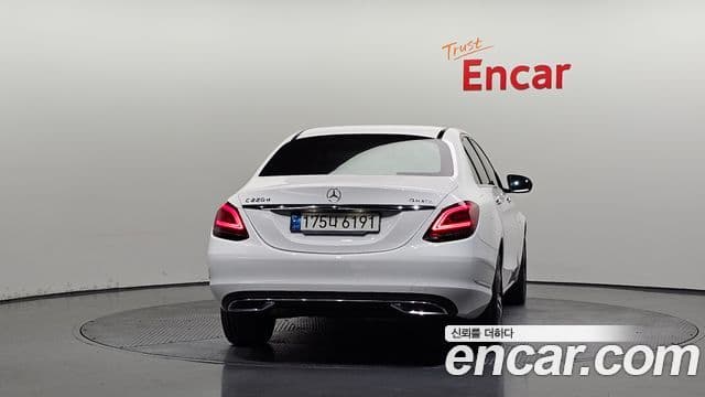 Mercedes-Benz C-Class W205 4